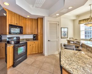 Bonita-Village-Condominium-for-Sale-3941-Kens-Way-1405-Bonita-Springs-fl-34134-Kitchen-003