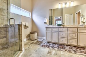 Highland-Woods-Condo-St-Andrews-Verandas-26931-Clarkston-Dr-206-Bonita-Springs-FL-34135-Master-Bathroom-001