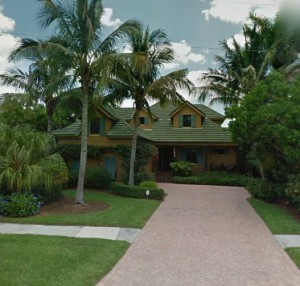 Homes Around Lake Drive in Olde Naples