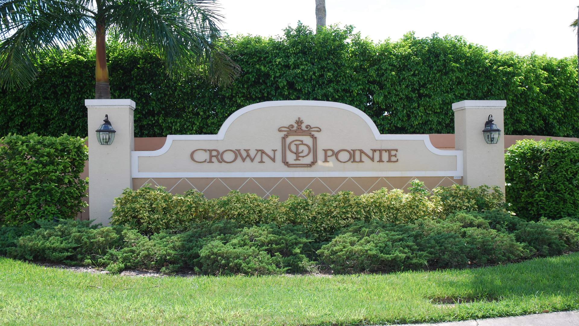 Crown Pointe